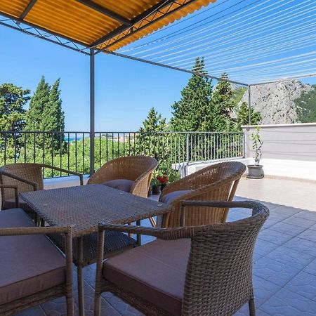 Gorgeous Apartment In Omis With Kitchen Exteriör bild