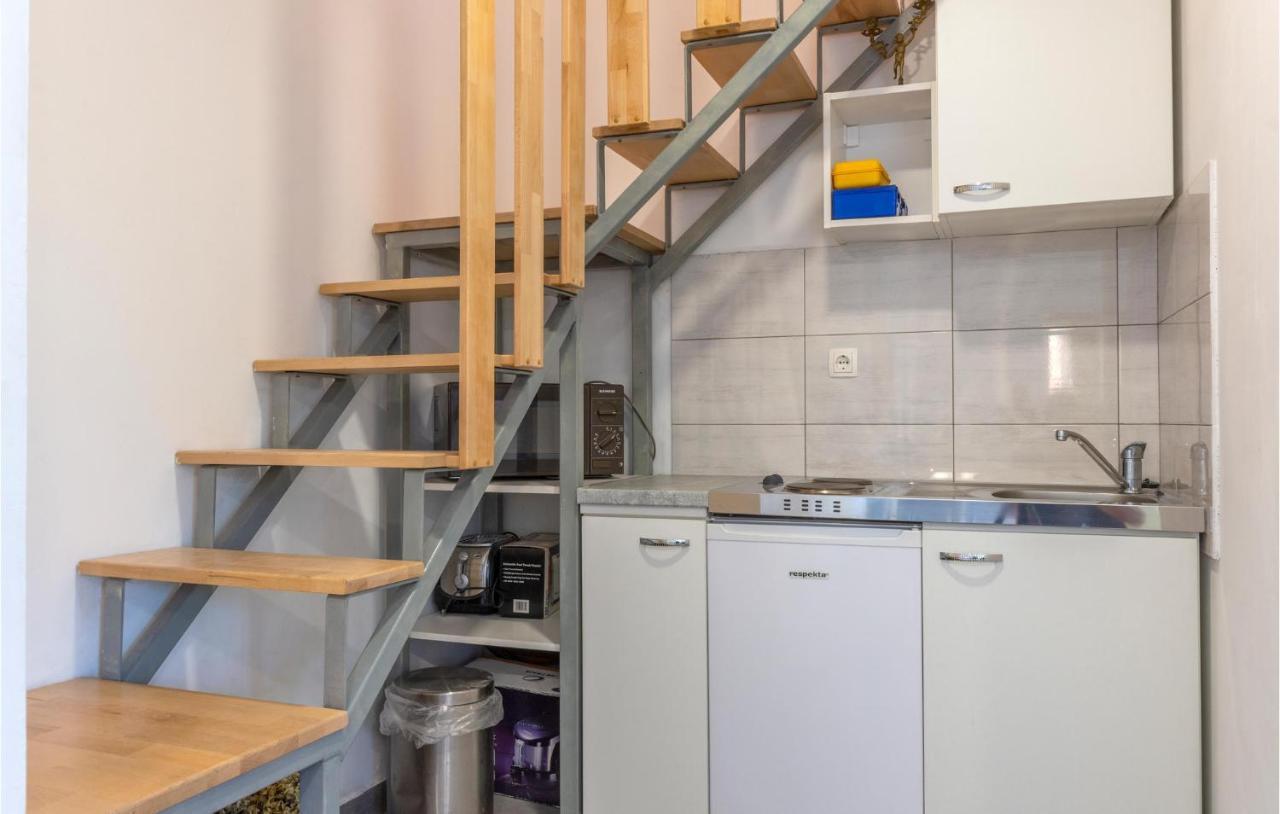 Gorgeous Apartment In Omis With Kitchen Exteriör bild