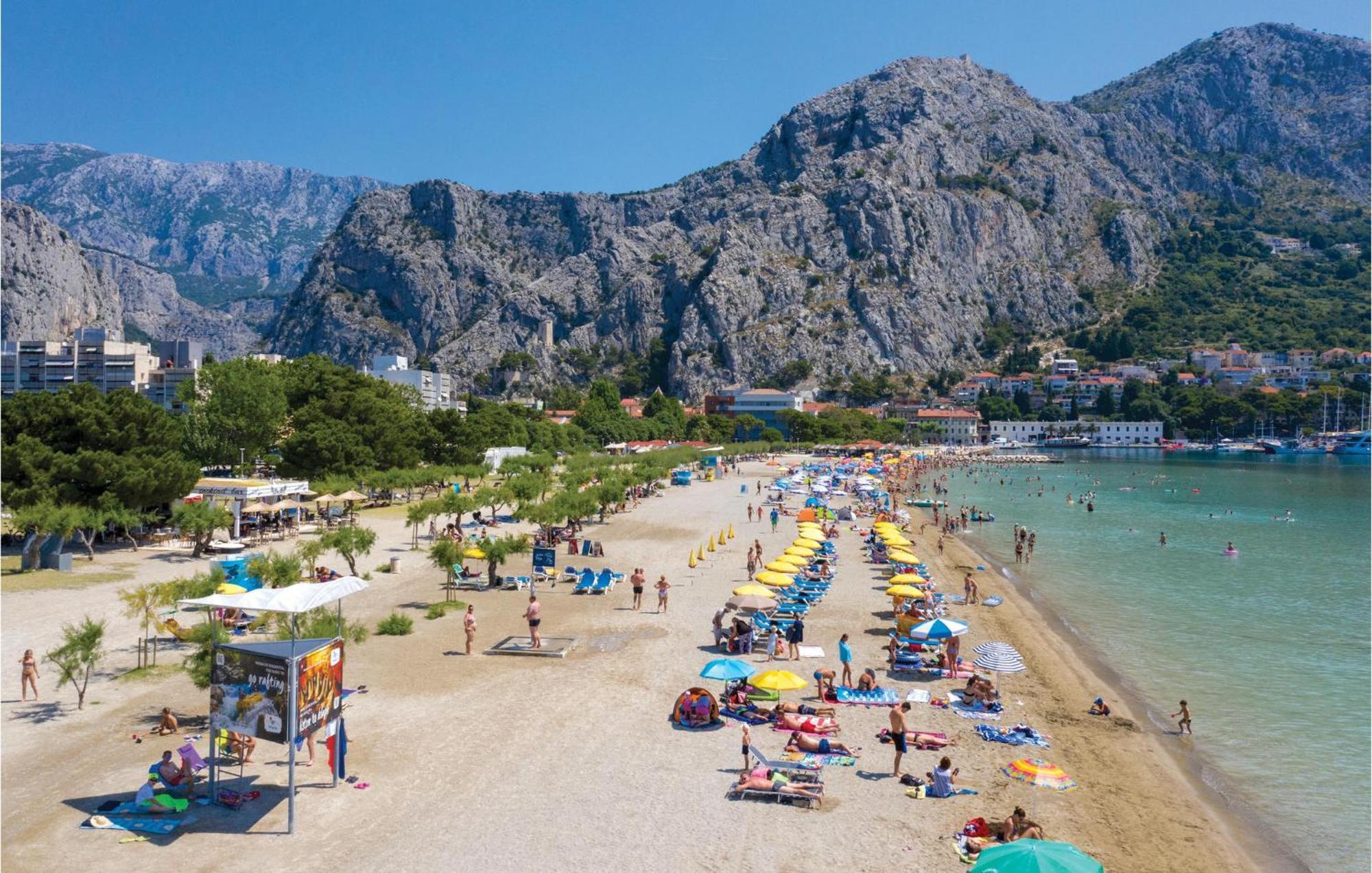 Gorgeous Apartment In Omis With Kitchen Exteriör bild